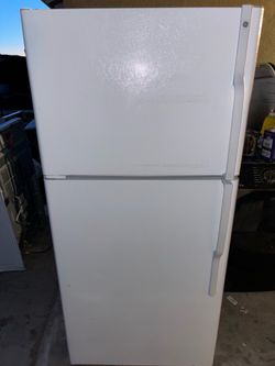 General Electric apartment size refrigerator