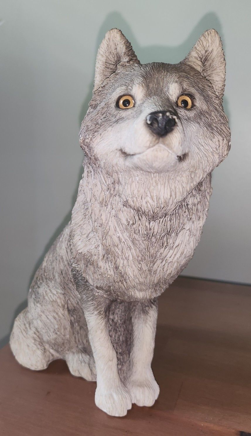 Sandicast 303 Wolf, Gray (Sit)