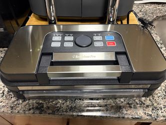 Vacuum sealer & 1 sealer bag