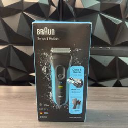 Razor with Precision Trimmer