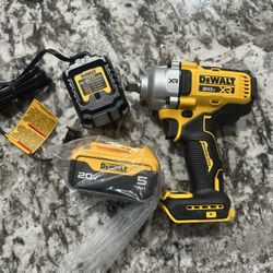Dewalt XR cordless 1/2in impact wrench with battery and charger