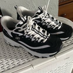 Sketchers Size 6.5