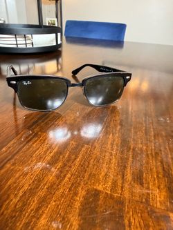 Men’s Rayban glasses