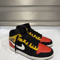 Jordan 1 Mid - Black Amarillo Orange