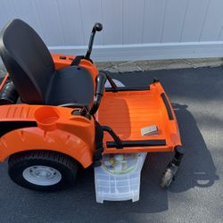 Kid Trax Zero Turn Lawn Mower 12-Volt Ride-On