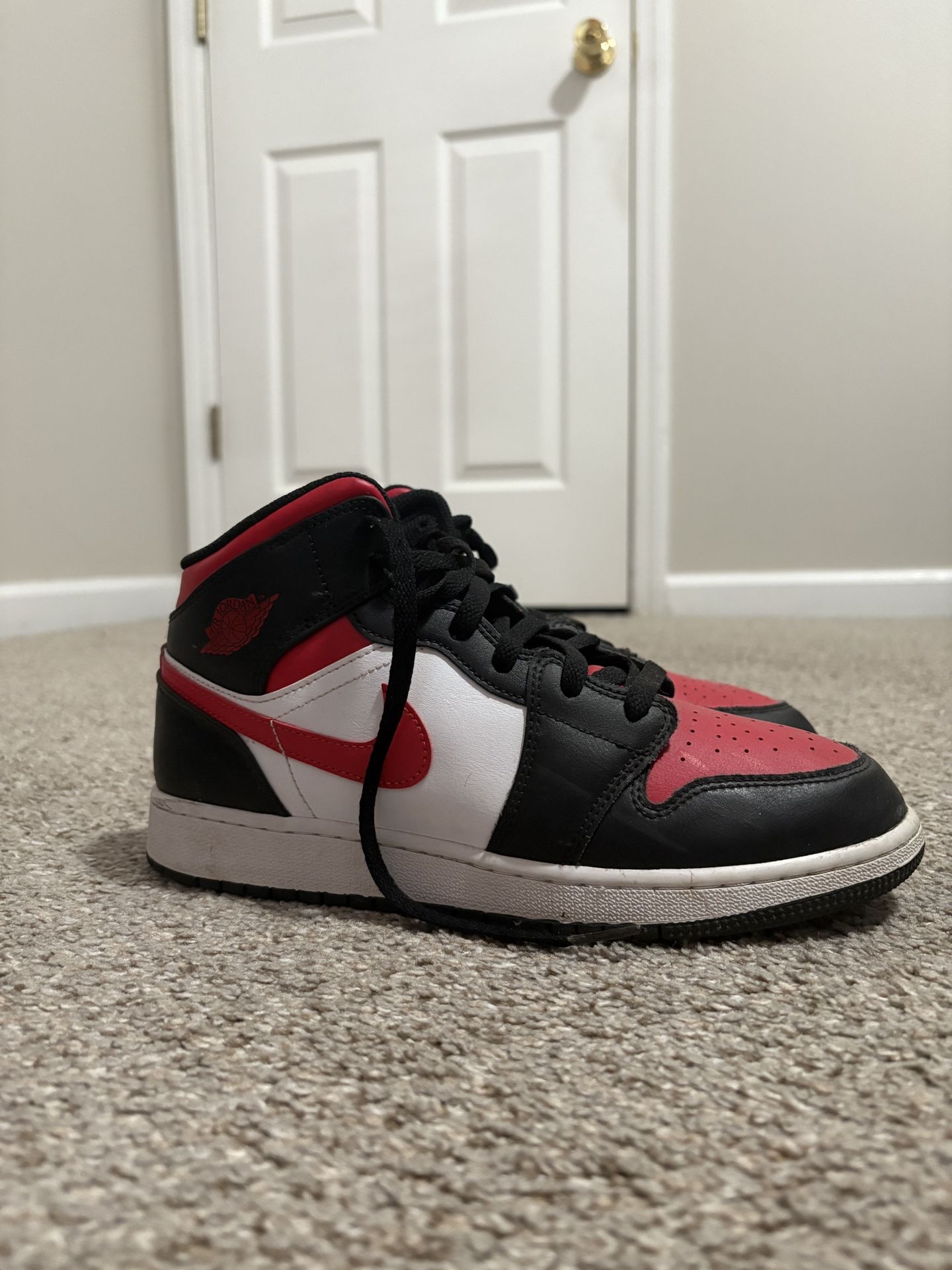 Nike Men's Air Jordan 1 Mid Shoes - Black / Fire Red / White - 7Y