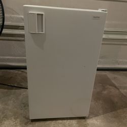 Mini fridge