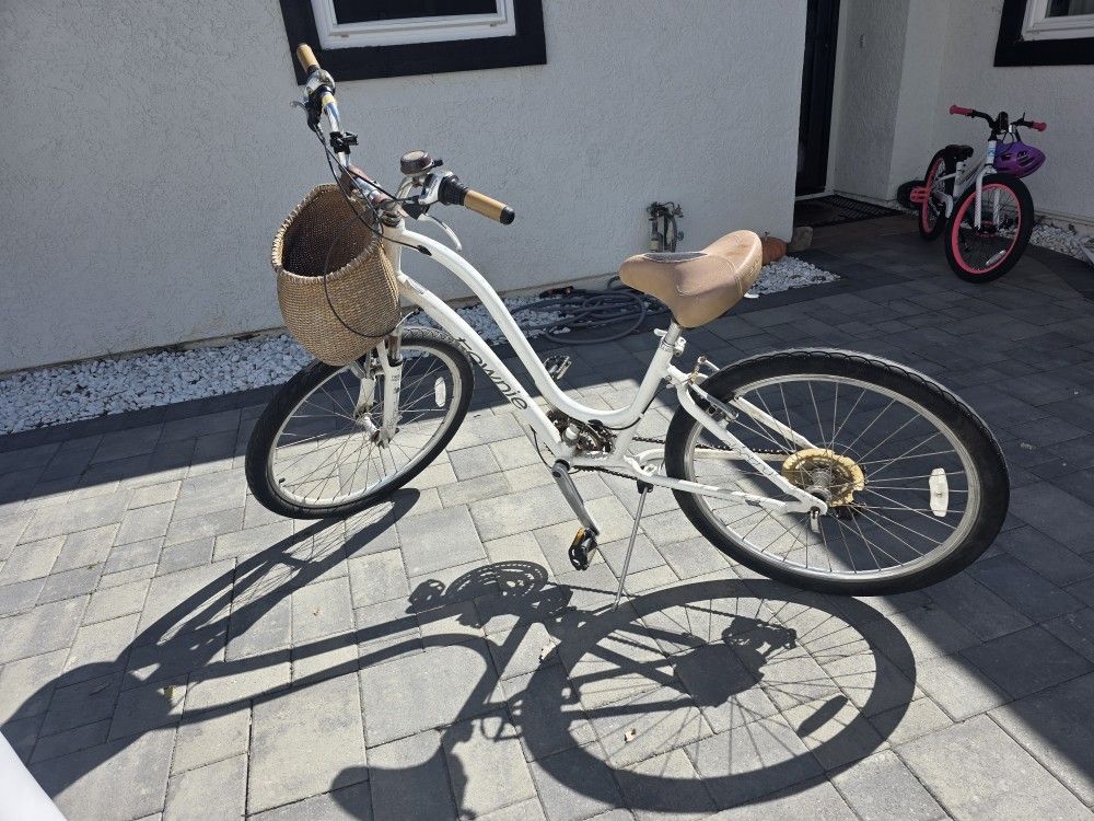 Townie Beach Cruiser, 21-speed