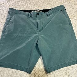 Billabong Men's Med Size Green Chino Shorts Stretch Flat Front Pockets Casual