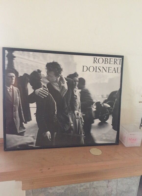 Robert Doisneau "Le Baiser de L'Hotel de Ville" Photograph Print 16" X 20" Frame without glass