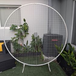 Metal Round Arch 6 ft YES IT'S STILL AVAILABLE