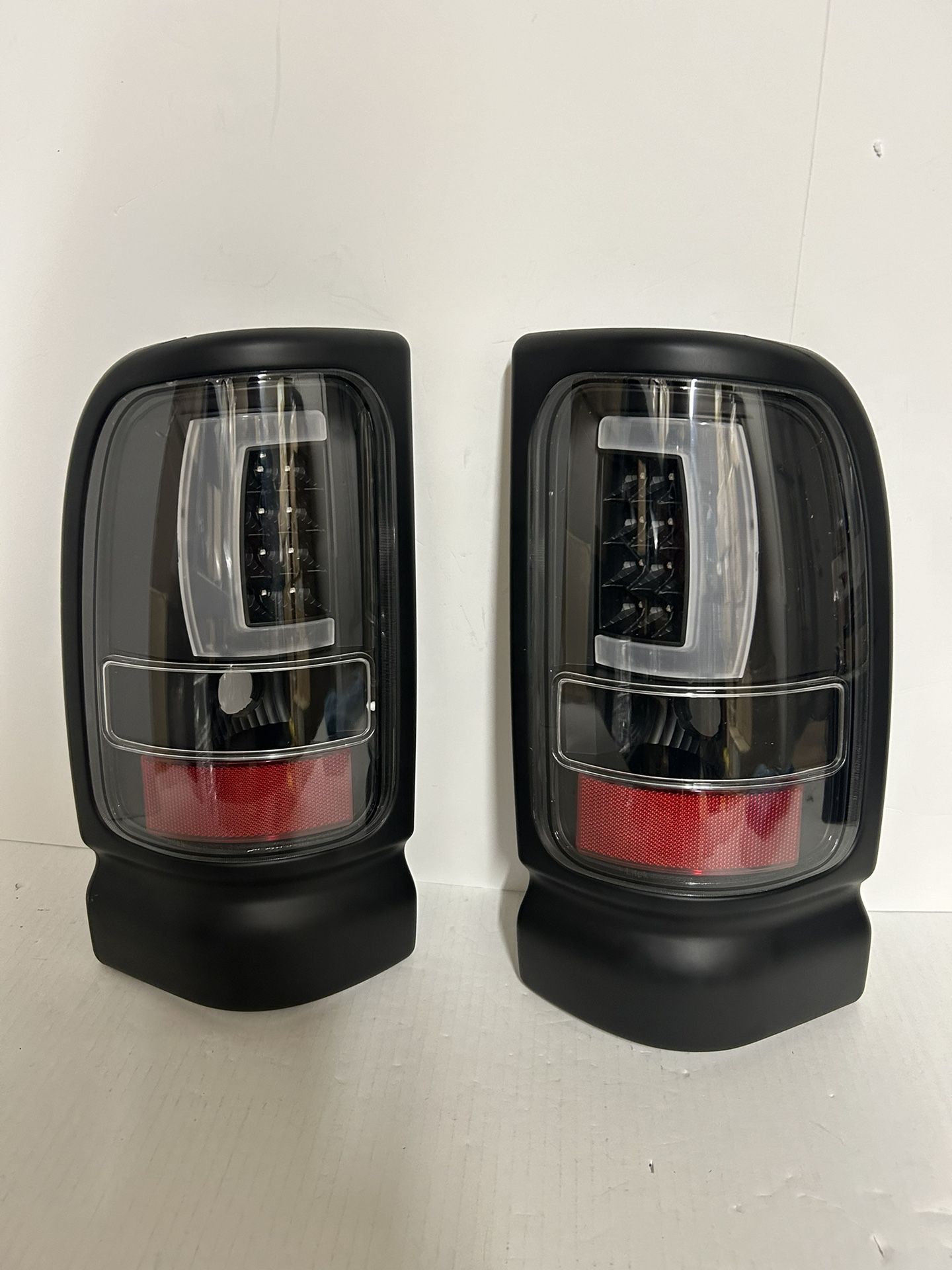 94 2001 Dodge Ram Tail Lights