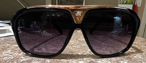Louis Vuitton Evidence Z0350W Sunglasses Black & Gold