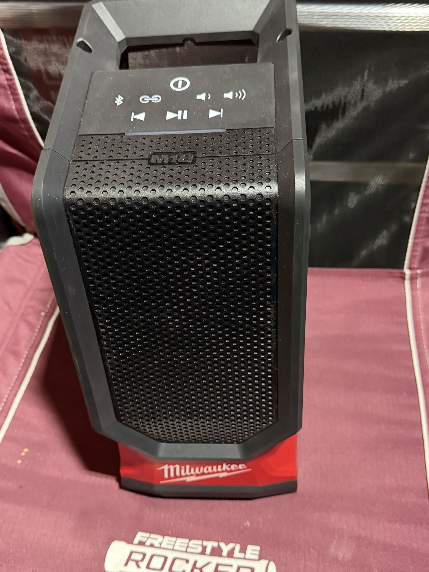 BRANDNEW M18 BLUETOOTH SPEAKER WITH BATTERY