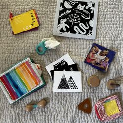 LOVEVERY - The Charmer Play Kit (Months 3-4)