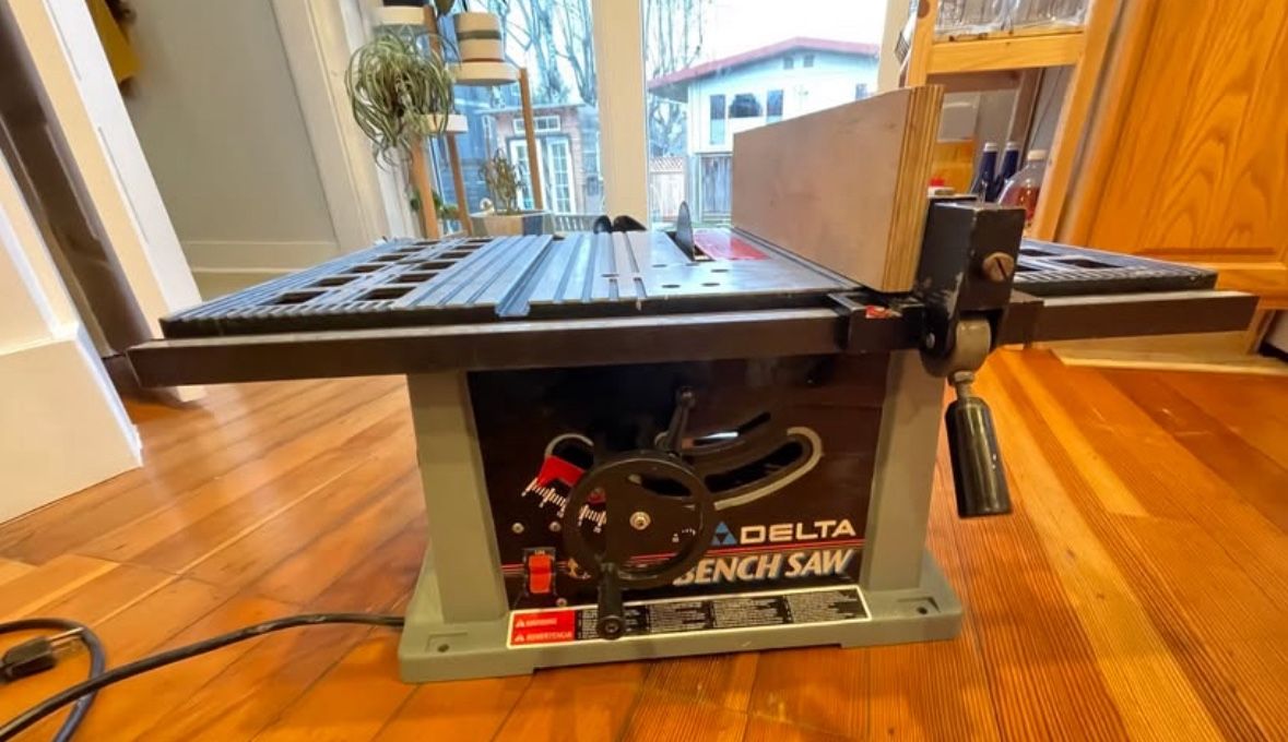Delta 10” Bench Saw