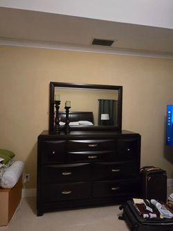 Complete Bedroom Set – Dark Espresso/Black – Great Condition