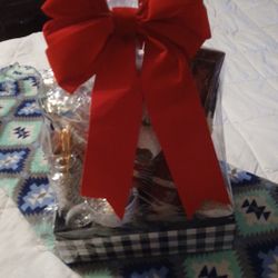 Valentines Gift Basket 