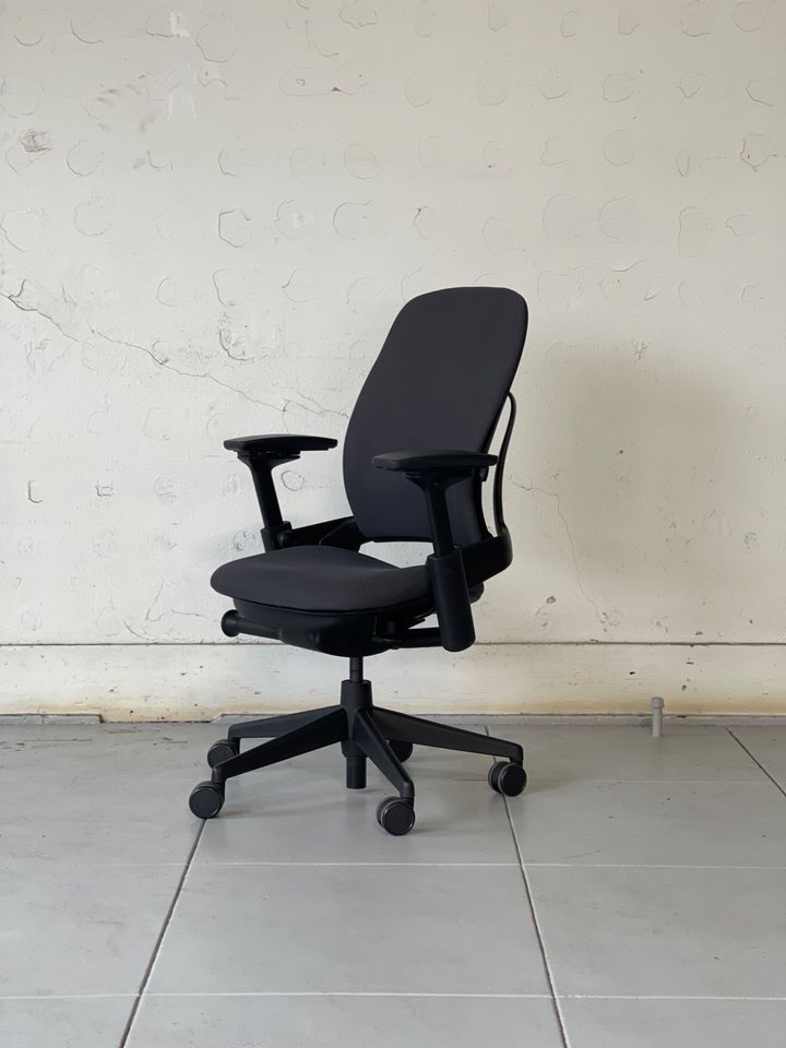 Used Steelcase Leap v2 Office Chair