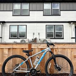 Trek Marlin 4 Mountain Bike Small Frame Aluminium Bicycle