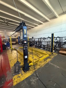 BendPak HD-9 4-Post Automotive Lift – Excellent Working Condition
