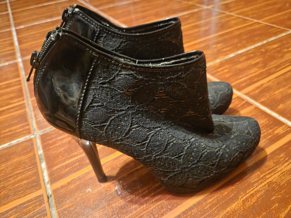 Black Heels Size 8