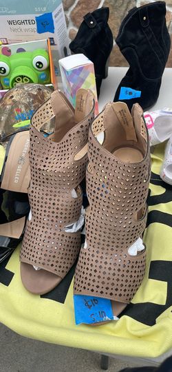 Women’s heels size 10