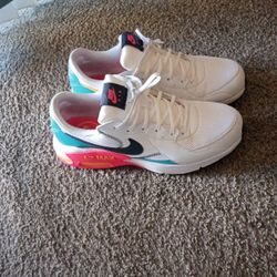 

Nike Air Max Excee M - White/Dusty Cactus/Laser Orange/Thunder Blue