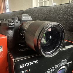 Sony A7RIV (body) + Sony Zeiss Distagon 35mm 2.8 (lens)