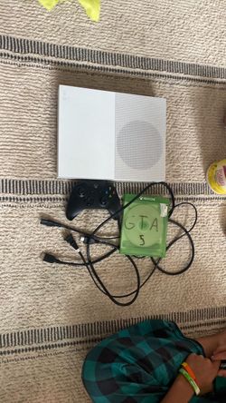 Xbox One good condition used a few times