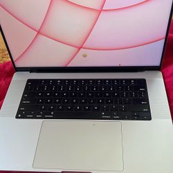 MacBook Pro (2023) 16-inch - Apple M3 Pro 12-core and 18-core GPU - 36GB RAM - SSD 512GB