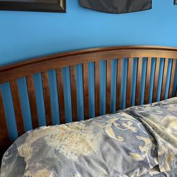 Queen Bedroom Set  5 piece