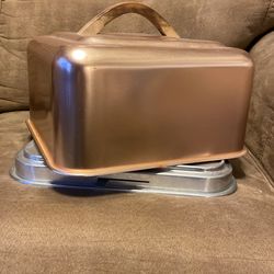 Vintage Cake Carrier