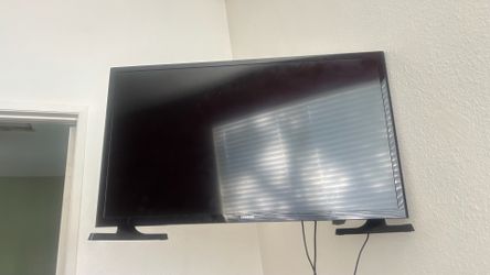 32 in tv with fire stick and wall mount