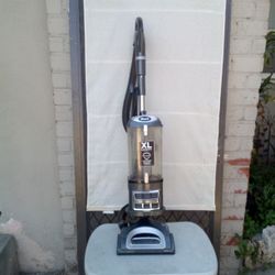 Shark Vacuum Lift-Away & 2-in-1 Upright Bagless XL
