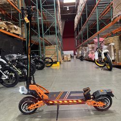 Dual-motor high-speed electric scooter