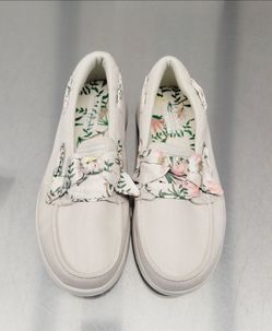 Skechers Women's Floral Slip-On Shoes Natural size 7