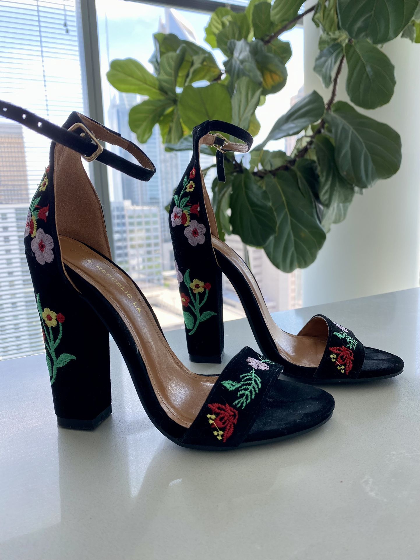 Gucci Vibe Heels 