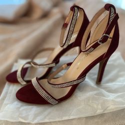 Red heels size 7