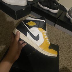 Jordan’s 1’s Size 9y 