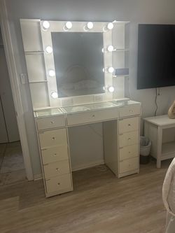 White dressing table