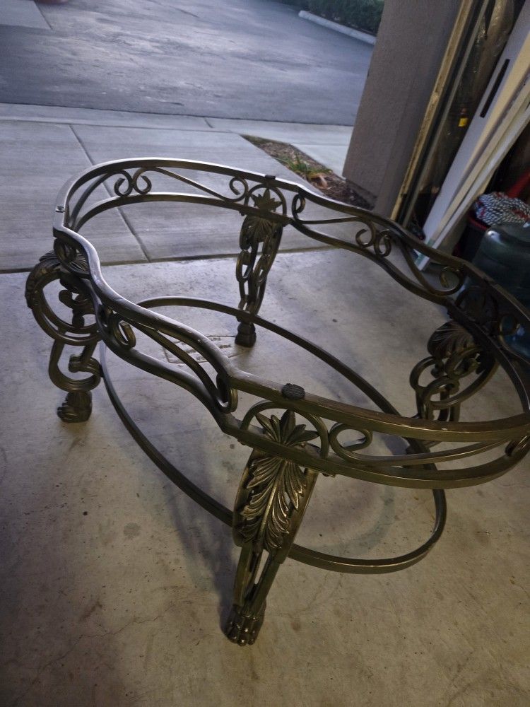 LIVING ROOM CENTER TABLE