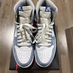 Jordan 1 Retro High  (Hyper Royal)