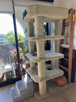 Cat tree