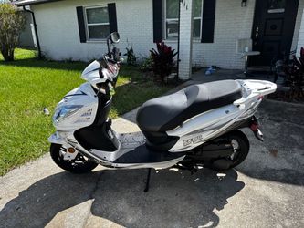 Wolf 150cc Scooter practically New GREAT DEAL