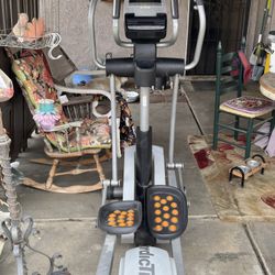 NordicTrack SpaceSaver SE 7.1 elliptical