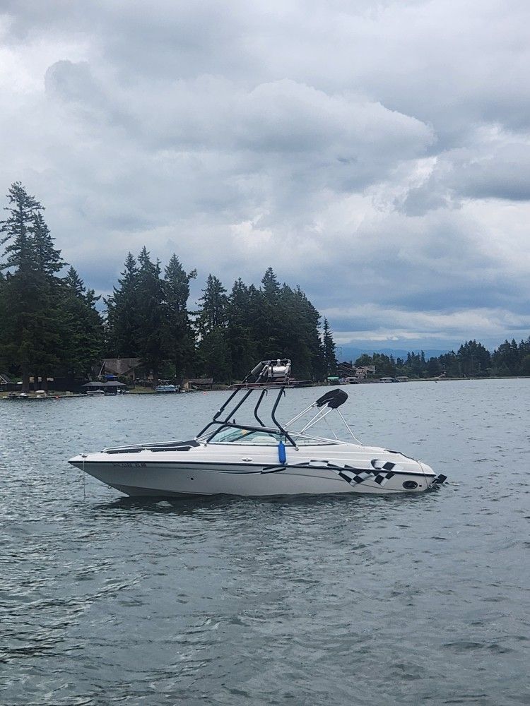 2008 202 Crownline