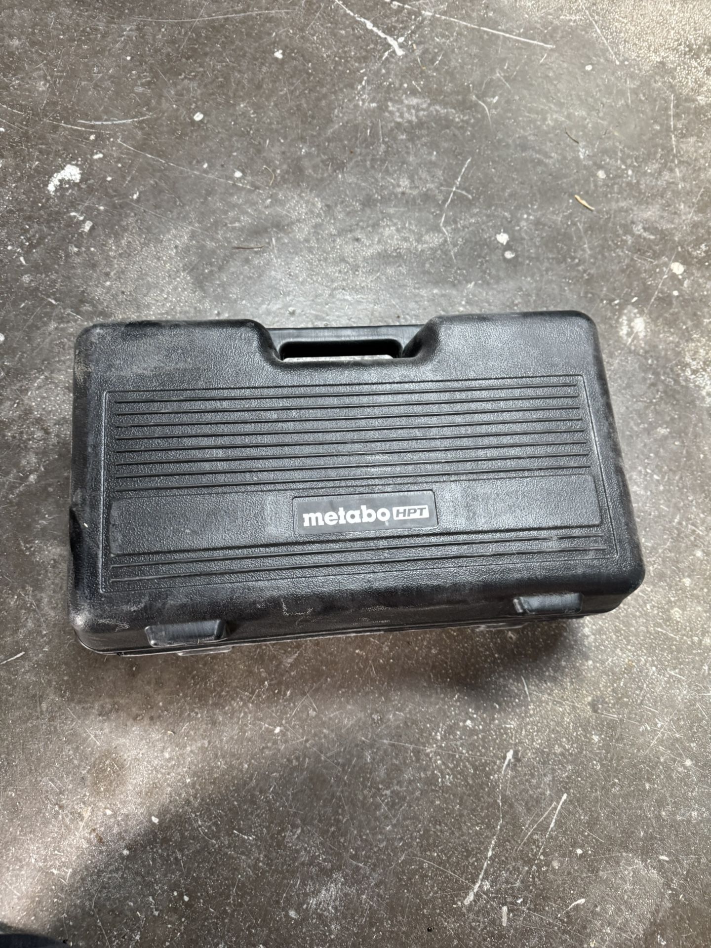 Free Grinder Case With Blades 