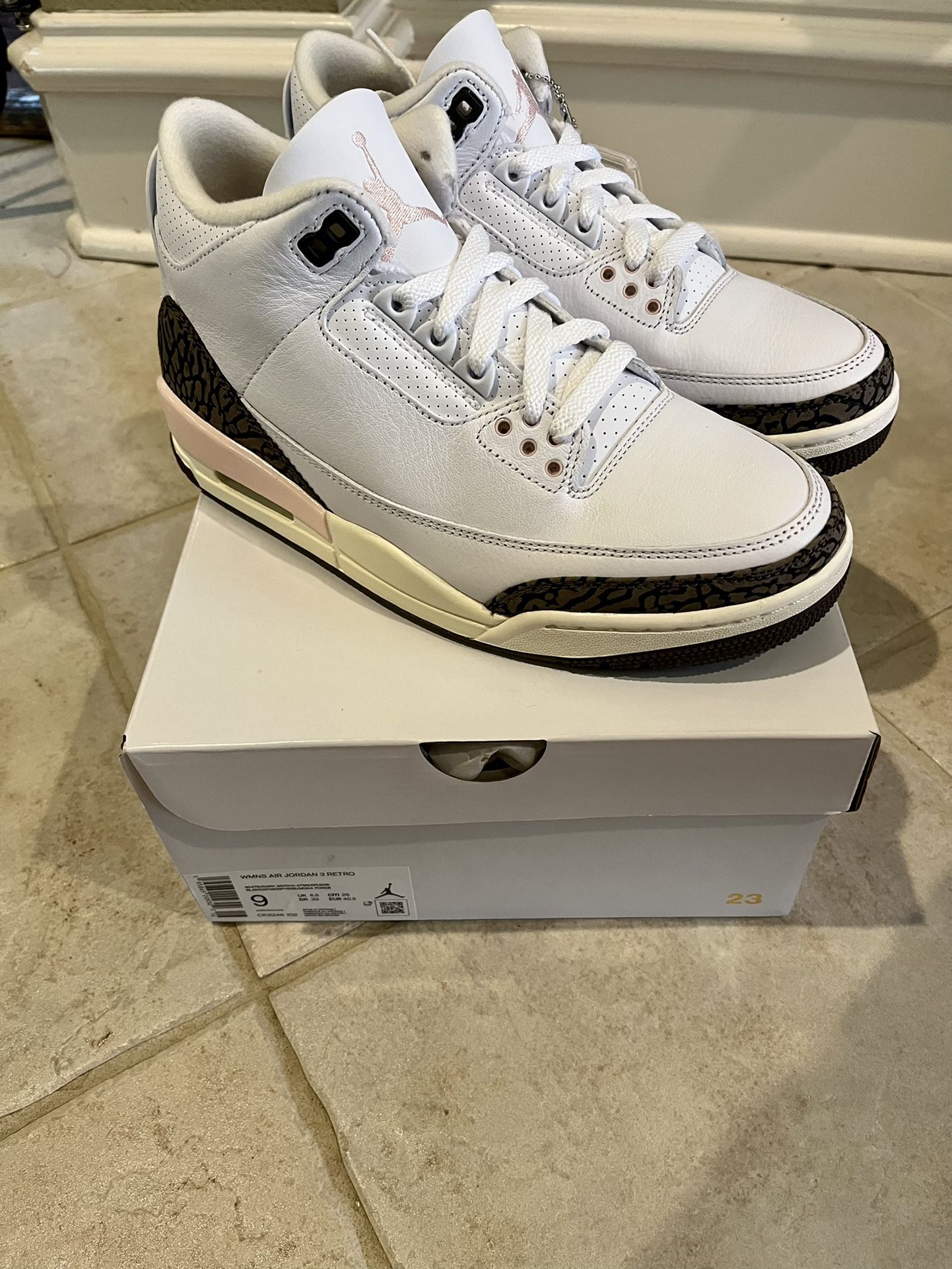 Jordan Retro Neapolitan Dark Mocha Size women's - Main Image