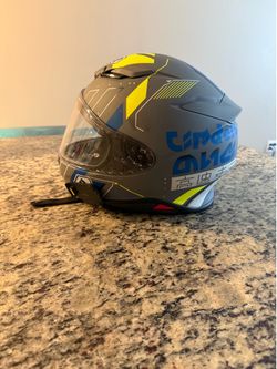 Motorcycle helmet